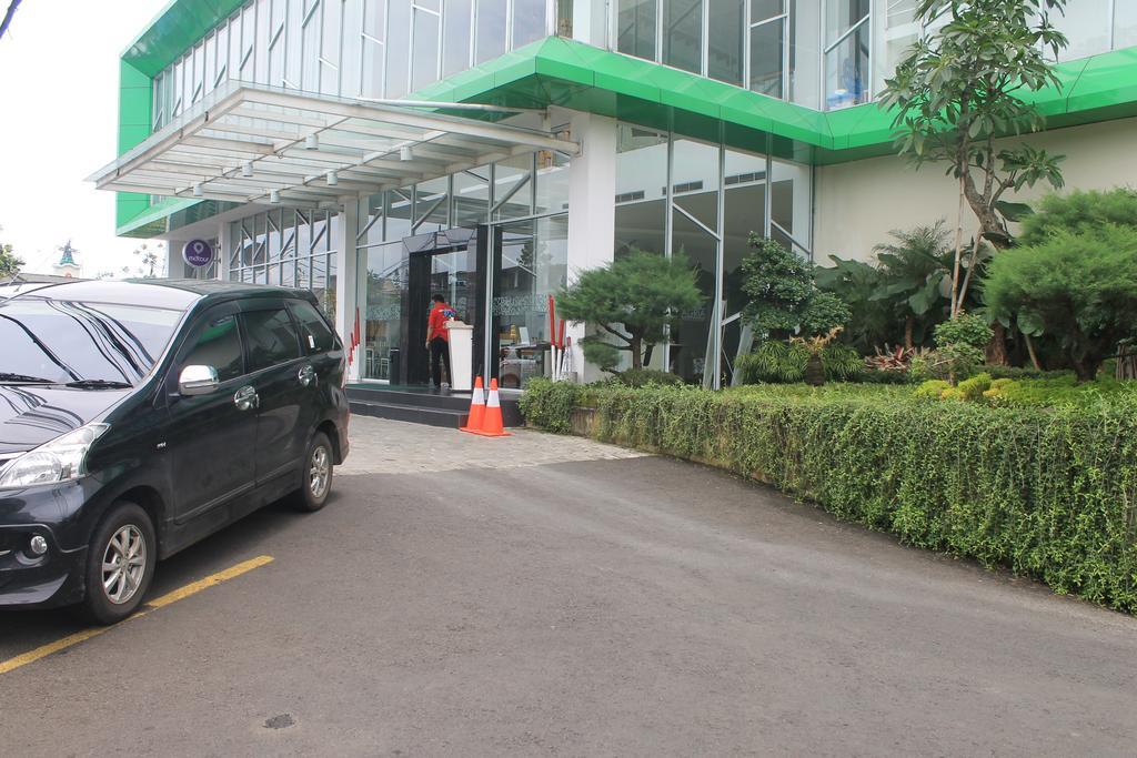 Agria Hotel Bogor Esterno foto