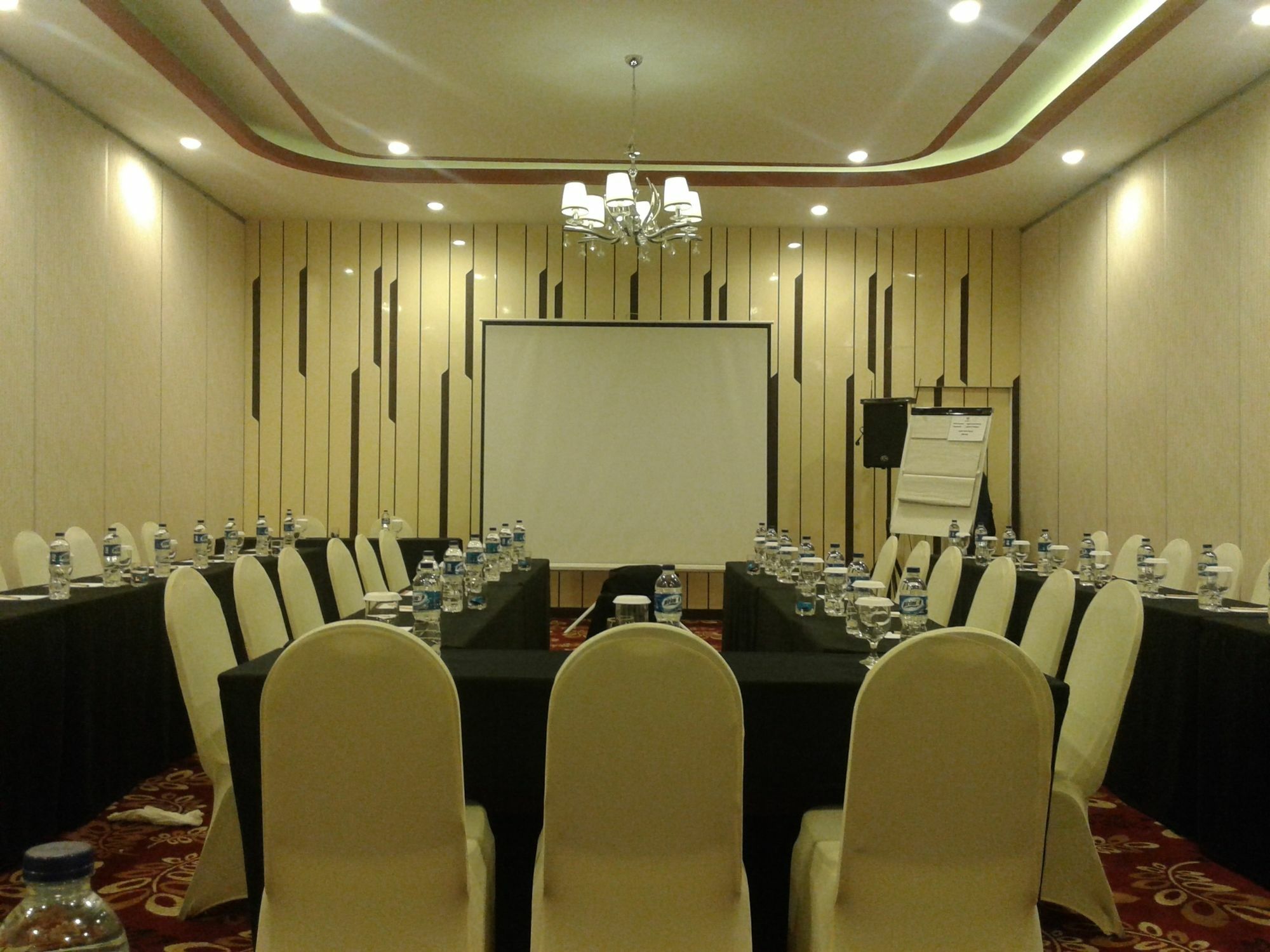 Agria Hotel Bogor Esterno foto